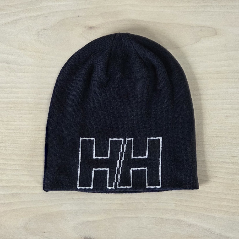Helly Hansen Outline Beanie Hat Black Knit Style 67147 One Size Adult Unisex Ski
